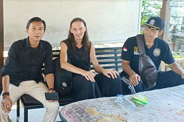 Wisatawan Rusia Ditemukan Linglung di Ubud Bali, Diduga Kehabisan Uang