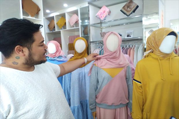Ivan Gunawan Kenalkan Busana Muslimah Seri Sporty Look nan Trendi