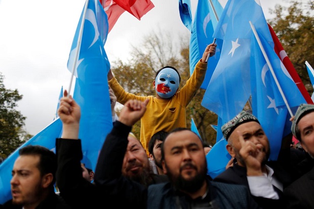 AS Blacklist Puluhan Perusahaan China atas Penindasan Muslim Uighur