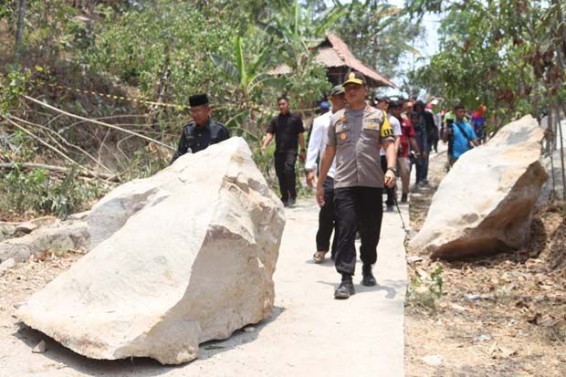 Insiden Longsor Batu, Bupati Purwakarta Kirim Surat Protes ke Pemprov Jabar