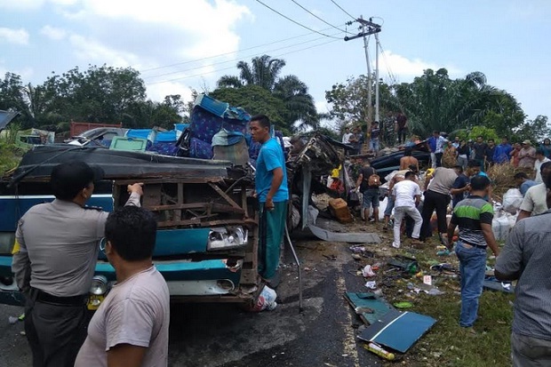 Bus PMTOH Terguling di Kuansing Riau, 6 Penumpang Tewas