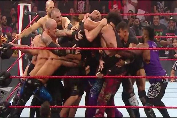 Geger, Tyson Fury Adu Jotos vs Petarung SmackDown di Ring