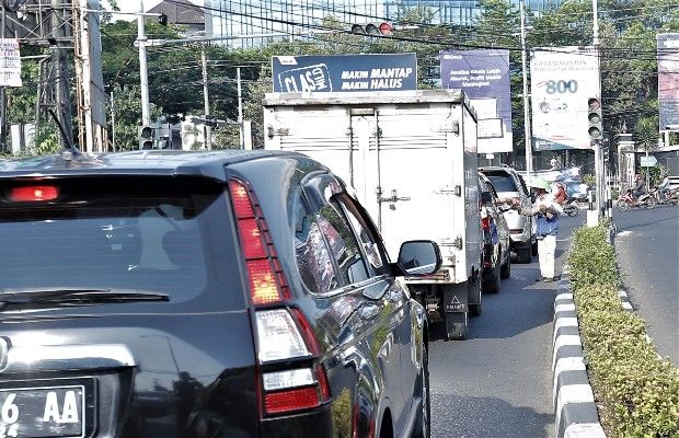 Penjual Koran di Traffic Light Kota Semarang Perlu Ditertibkan