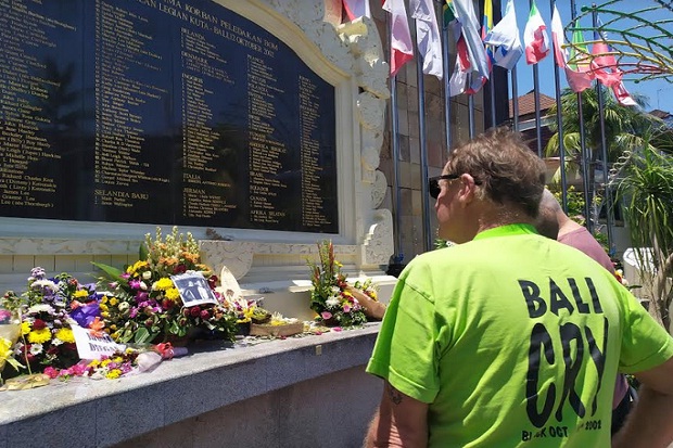 17 Tahun Bom Bali I, Karangan Bunga Penuhi Ground Zero Kuta