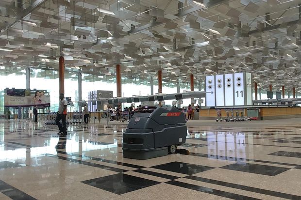 Bandara Soekarno-Hatta Punya Robot Otonom Pembersih Lantai