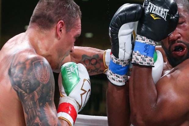 Debut Ganas Oleksandr Usyk Hentikan Chazz Witherspoon di Ronde 7
