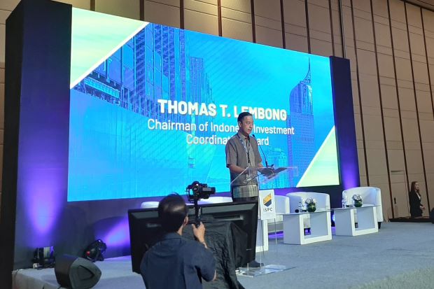Daya Saing RI Merosot, Tom Lembong Ingatkan Keterbukaan Ekonomi