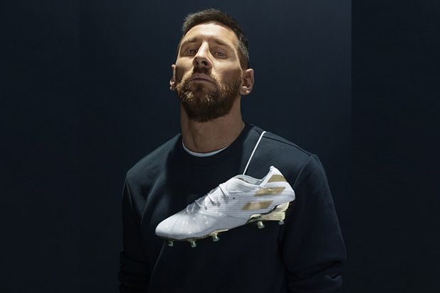 Penampakan NEMEZIZ 19+, Sepatu Spesial Messi Memperingati 15 Tahun Debut di Barca
