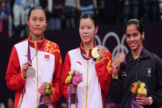 Peraih Emas Olimpiade Li Xue Rui Gantung Raket di Usia 28 Tahun
