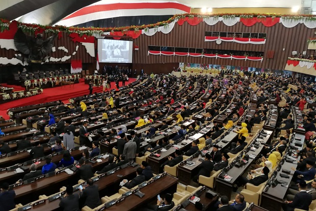 Sederhanakan Regulasi, Jokowi Akan Keluarkan Dua UU Besar