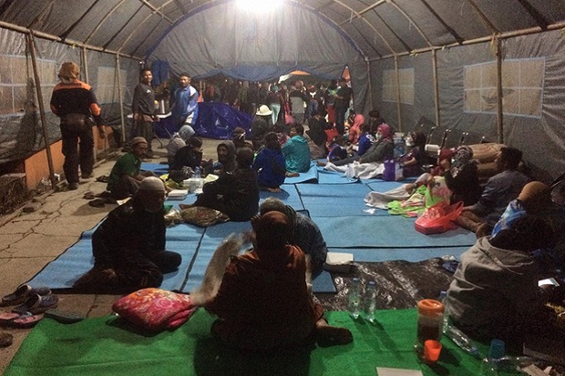 Darurat, Pengungsi Bencana Angin Kencang di Sumber Brantas Terpaksa Berebut Pakaian