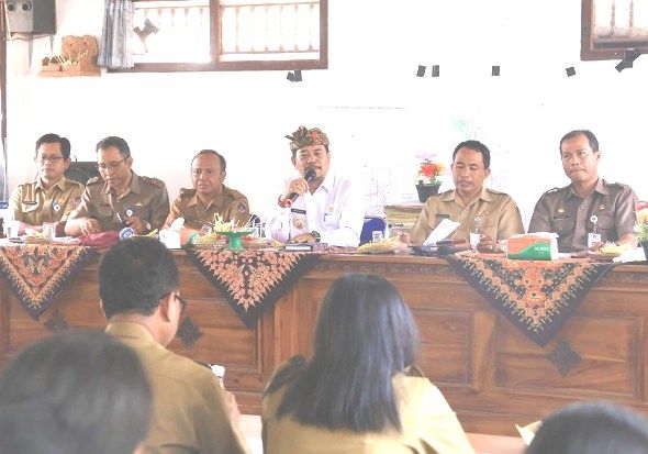 Wabup Made Kasta Pimpin Monitoring Pemerintahan Desa Kamasan dan Desa Tangkas