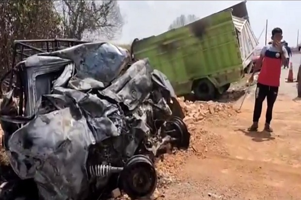 Tabrakan Maut di Lintas Timur Lampung, 6 Tewas Terpanggang dalam Mobil