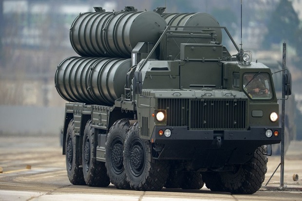 Rusia Rilis Video Aksi S-400 Tembak 8 Rudal Bermanuver Tinggi