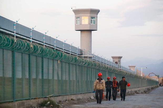 Eks Tahanan Kamp Xinjiang: Tahanan Diperkosa, Jadi Eksperimen Medis