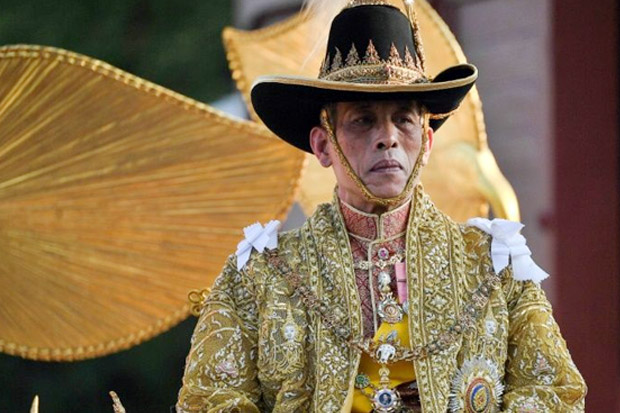 Raja Thailand Pecat Enam Pejabat Kerajaan