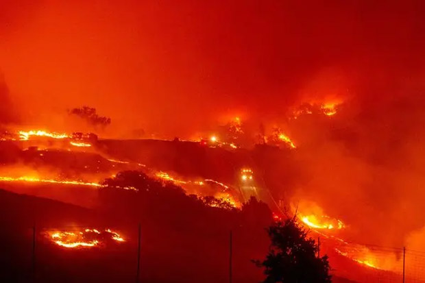 Kebakaran Dahsyat Landa California, 2.000 Warga Dievakuasi