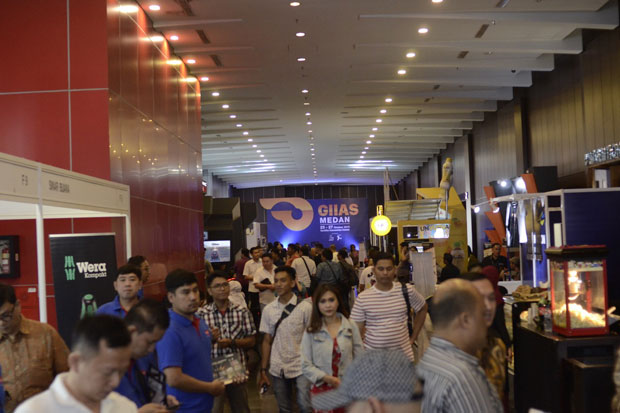Antusiasme Pengunjung Akhir Pekan di GIIAS Medan 2019