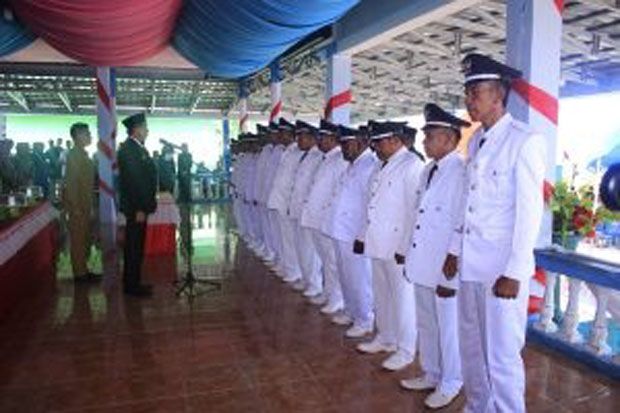Bupati Morowali Lantik 13 Kades di Menkep dan 5 Anggota BPD