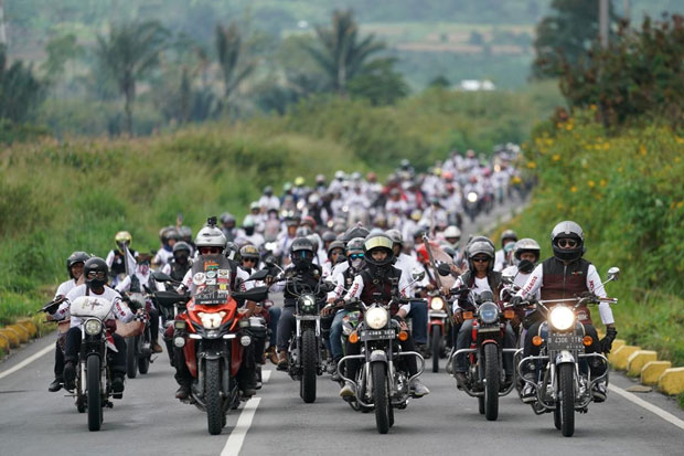 Ribuan Bikers Nikmati Motocamp Ala Suryanation Motorland di Danau Toba