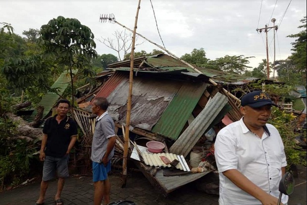 Hujan Angin Terjang Manado, Atap Rumah Milik Warga Rusak Parah