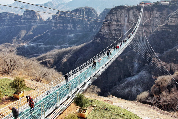 China Tutup Jembatan Kaca Menakutkan