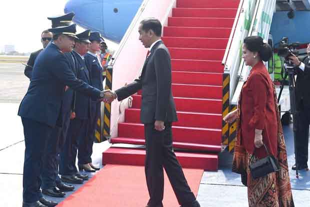 Jokowi dan Ibu Negara Terbang ke Bangkok Hadiri KTT Ke-35 ASEAN