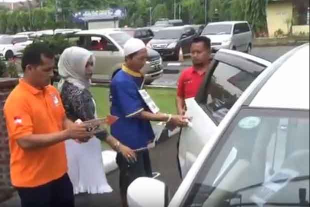 Rekonstruksi Pembunuhan Driver Online di Tol Pasuruan, Pelaku Terlilit Utang dan Habisi Korban Pakai Tali