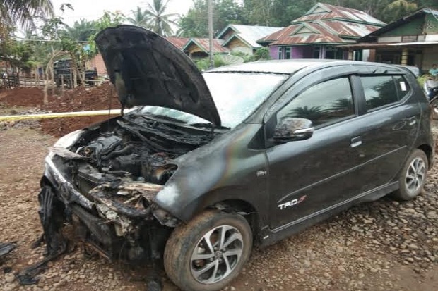 Anak Kades di Bengkulu Utara Nekat Bakar Mobil Tetangga