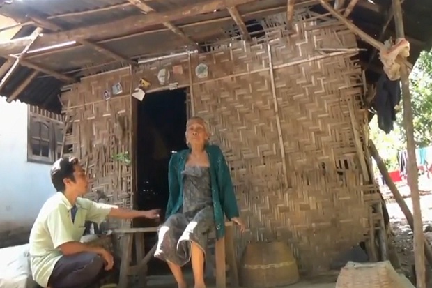 Tak Pernah Dapat Bantuan, Nenek di Pasuruan Ini Hidup Sebatang Kara di Gubuk Reot