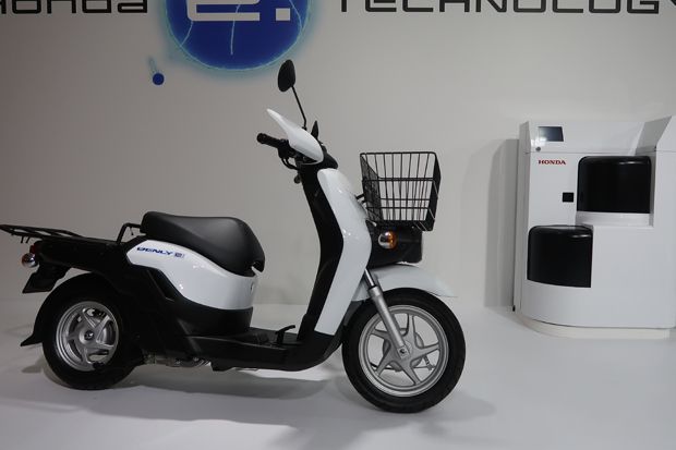 Honda Tawarkan Solusi Tukar Baterai untuk Skuter Listrik