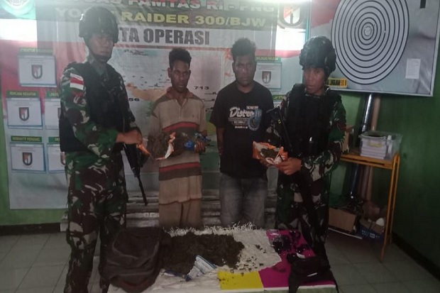 Pasukan Raider Yonif 300/Bjw Sita 3 Kg Ganja Diperbatasan Papua-PNG