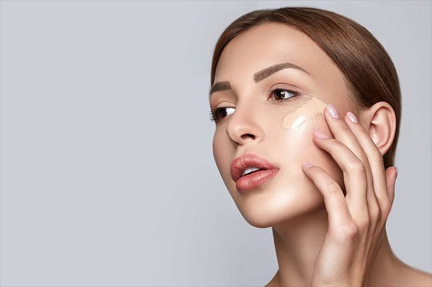 5 Tips Membuat Makeup Tetap Awet untuk Wajah Berminyak