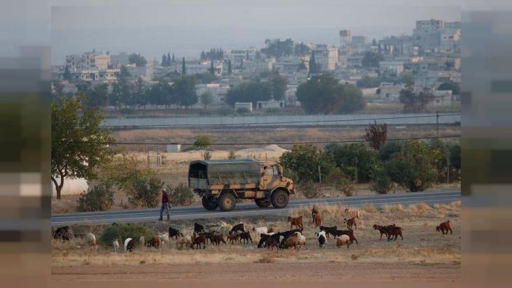Kendaraan Patroli Turki-Rusia di Suriah Dilempari Batu