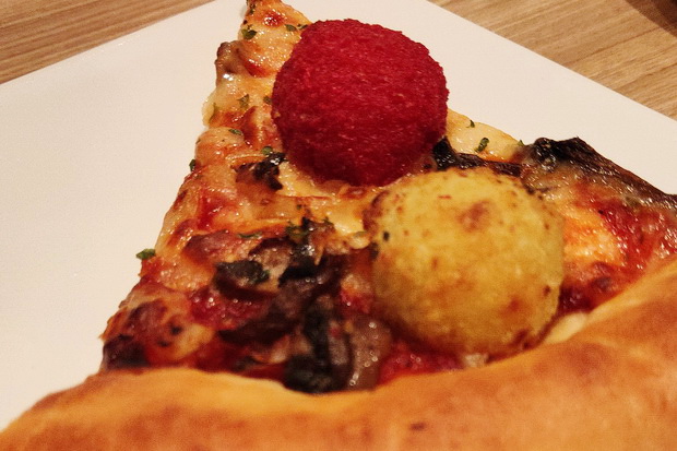 Buka Gerai Ke-500, Pizza Hut Indonesia Luncurkan Cheesebomb Pizza