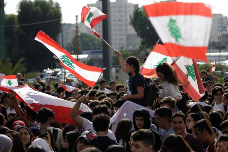 Pegawai Bank Lebanon Terancam, Hariri Ingin Pemerintahan Netral