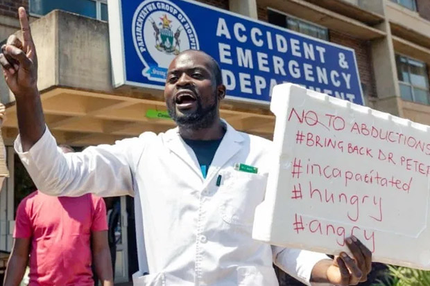 Mogok Kerja, Zimbabwe Pecat Lebih dari 200 Dokter