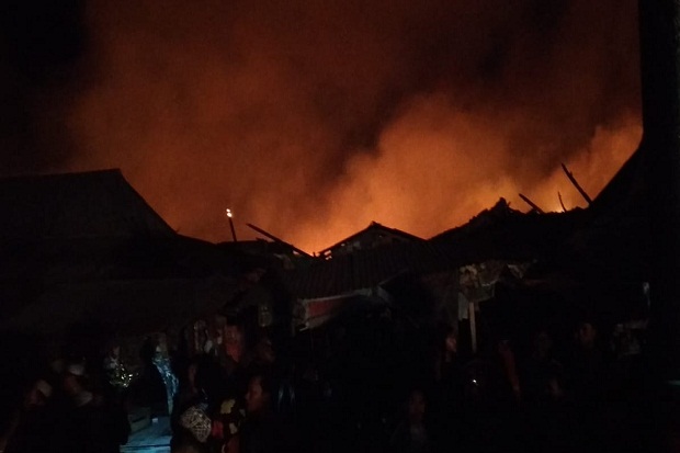 Pasar Baros Terbakar, Jalan Penghubung Serang-Pandeglang Ditutup
