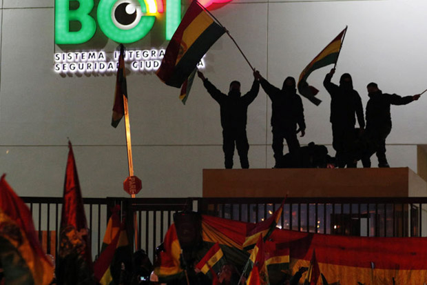 Demonstran Bolivia Rebut Kantor Berita Pemerintah