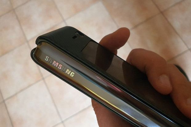 Mampir ke Situs TENAA, Ini Bocoran Samsung Galaxy W20 Layar Lipat