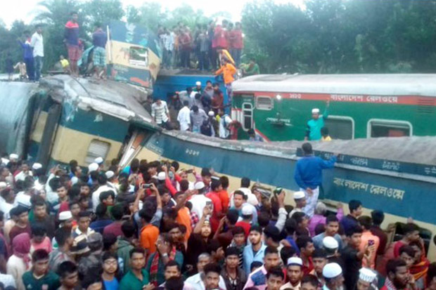 Dua Kereta Tabrakan Adu Banteng di Bangladesh, 15 Tewas