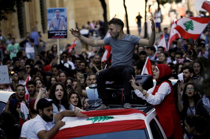 Demonstran Tewas Saat Protes Menyapu Lebanon Usai Pidato Aoun