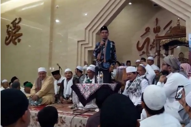 Nasihat Indah Ustaz Somad Saat Maulid Nabi di Tangerang