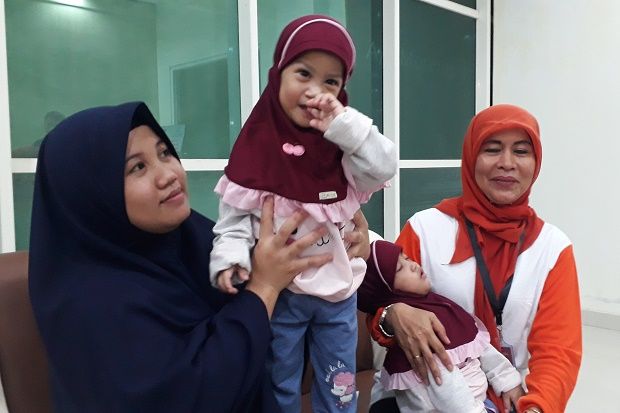 Setelah Operasi Pemisahan Tubuh di Surabaya, Azila dan Aqila Tiba di Kendari