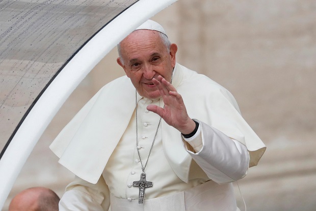 Paus Francis Bandingkan Politisi yang Mengamuk Gay dengan Hitler