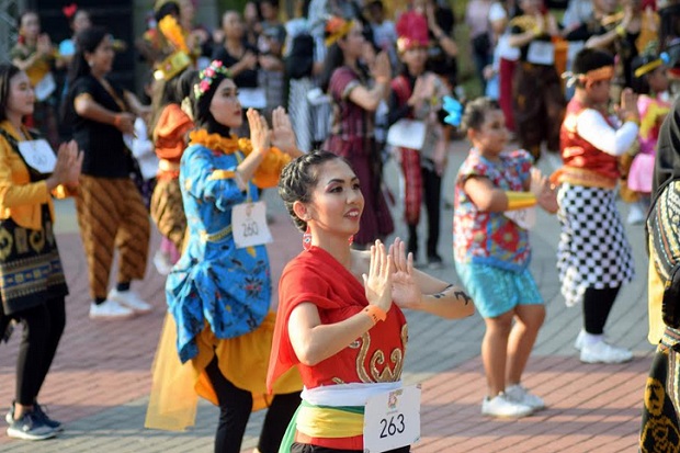 Ratusan Penari Antusias Ikuti Indonesia Menari 2019 di Semarang