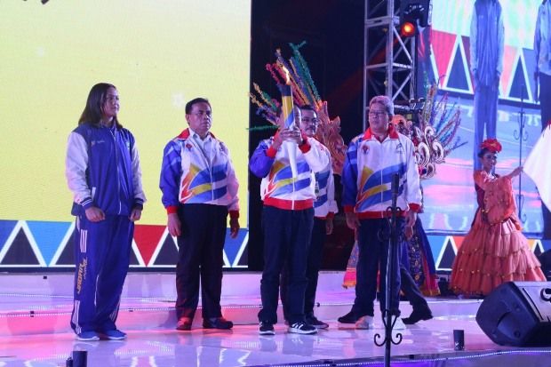 Perenang Andalan Jabar Jadi Pembawa Obor di Opening Ceremony POPNAS 2019