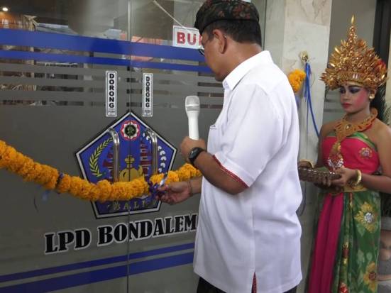 Resmikan Gedung LPD Desa Bondalem, Wabub Sutjidra Harapkan Fungsi Pendampingan