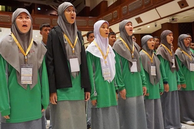 Paduan Suara Muslim Lantunkan Doa Damai untuk Paus Fransiskus