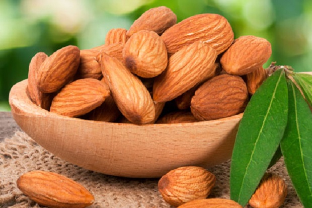 Kacang Almond Membantu Mencegah Keriput Pascamenopause